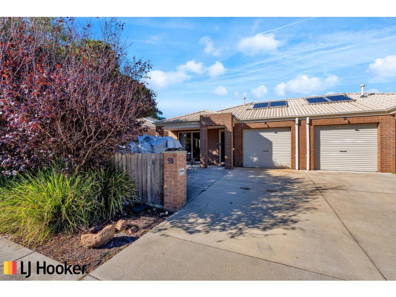 15 John Holt Street, Macgregor ACT 2615