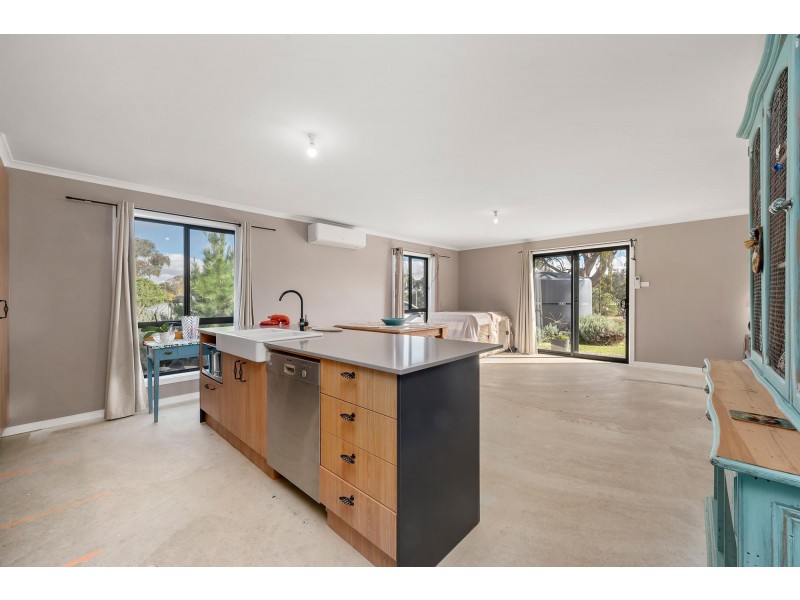 48 Queen Street, Binalong NSW 2584