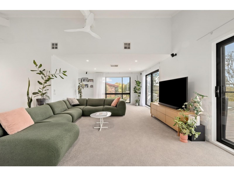 9 Sampson Close, Melba ACT 2615