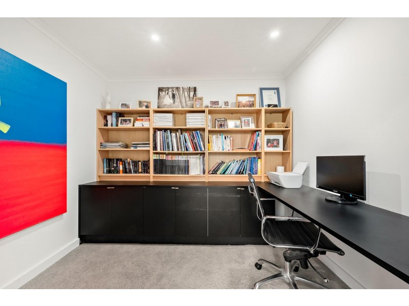 9 Sampson Close, Melba ACT 2615