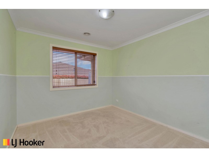 24 Gordon Withall Crescent, Dunlop ACT 2615