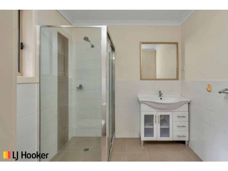 24 Gordon Withall Crescent, Dunlop ACT 2615