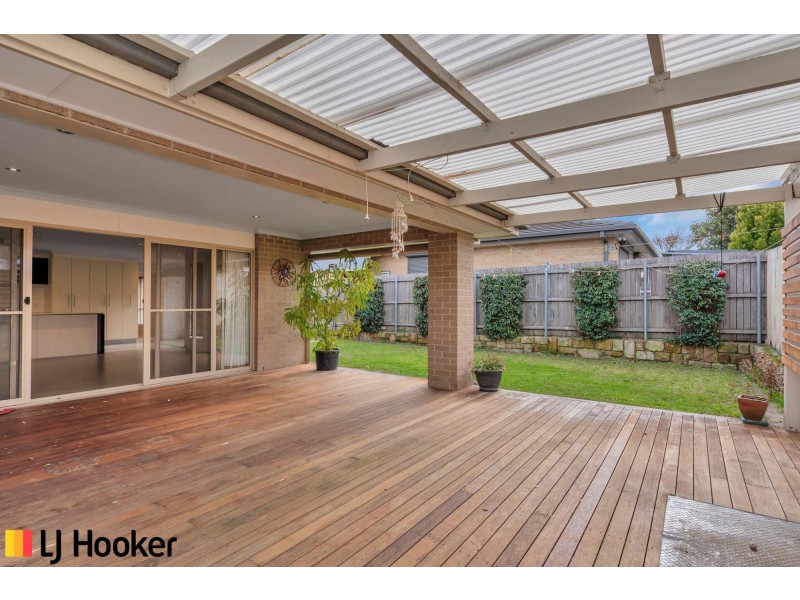 24 Gordon Withall Crescent, Dunlop ACT 2615