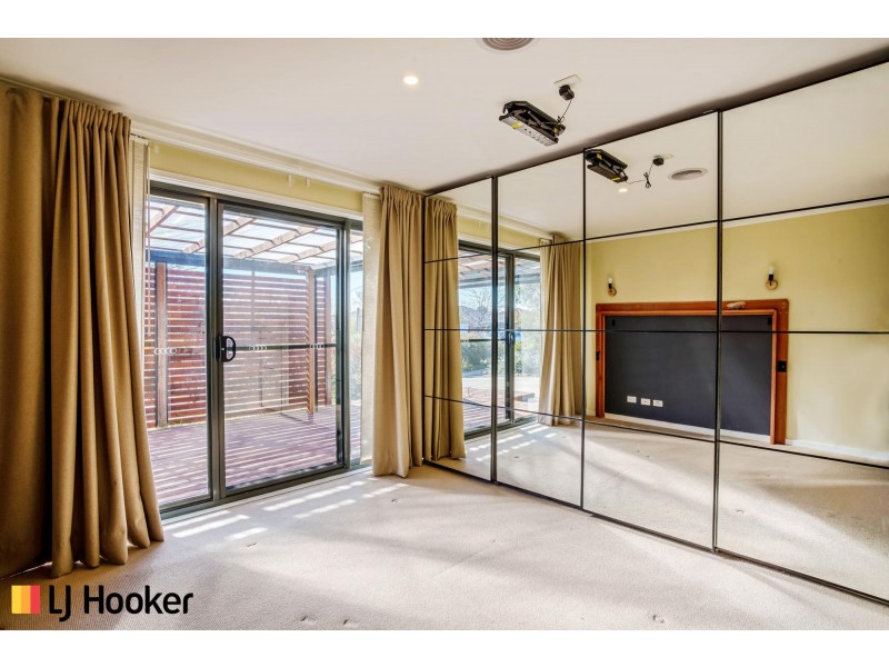 18 Ron Hoy Street, Macgregor ACT 2615