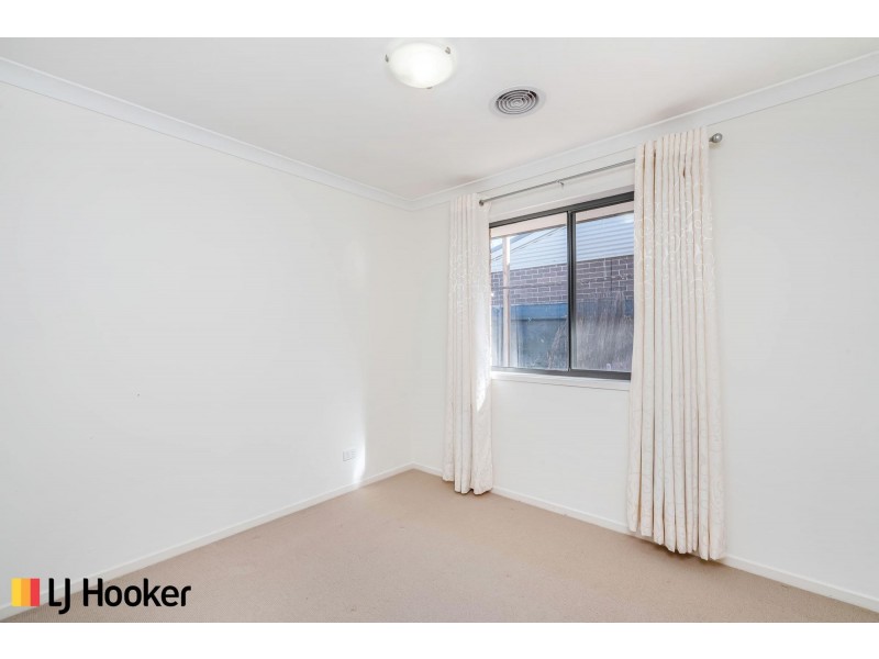 18 Ron Hoy Street, Macgregor ACT 2615