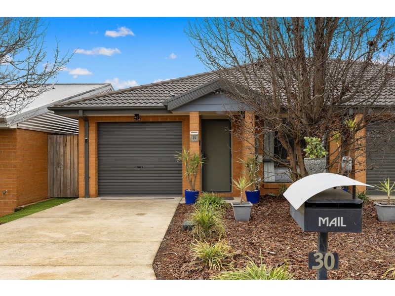 30 Audrey Cahn Street, Macgregor ACT 2615