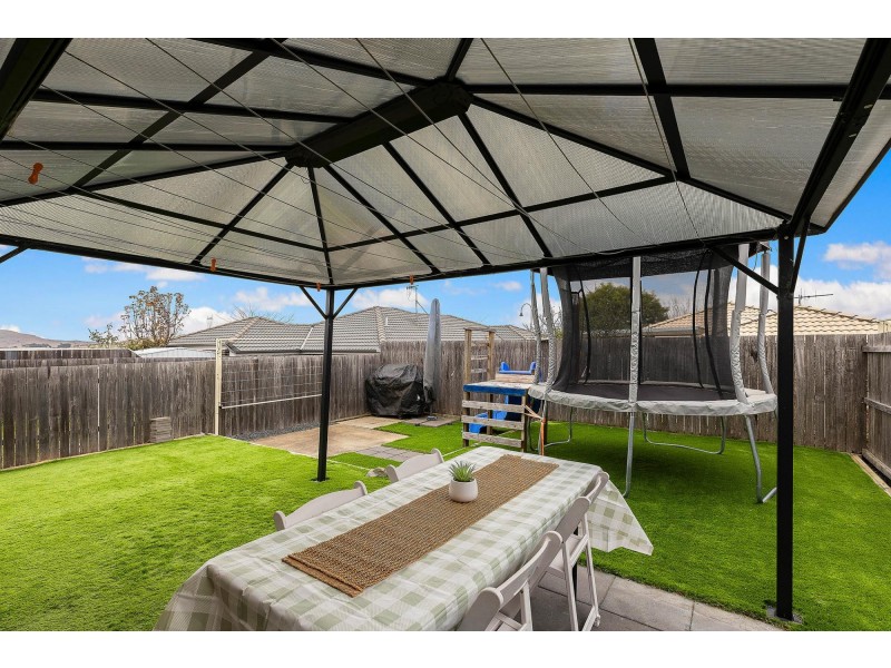 30 Audrey Cahn Street, Macgregor ACT 2615
