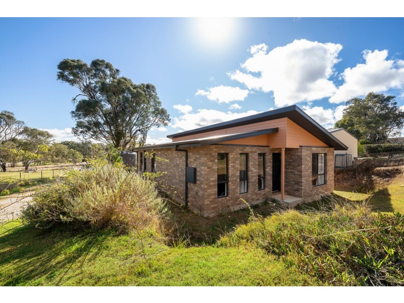 48 Queen Street, Binalong NSW 2584