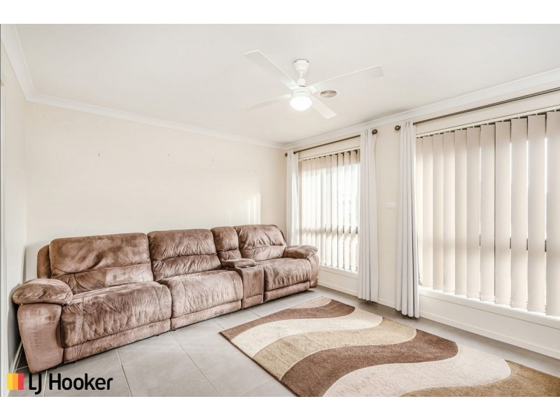 21 Rag Holmes Street, Macgregor ACT 2615