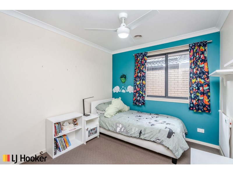 21 Rag Holmes Street, Macgregor ACT 2615