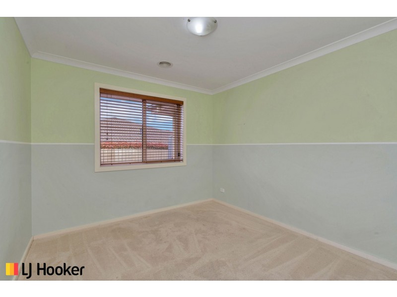 24 Gordon Withall Crescent, Dunlop ACT 2615