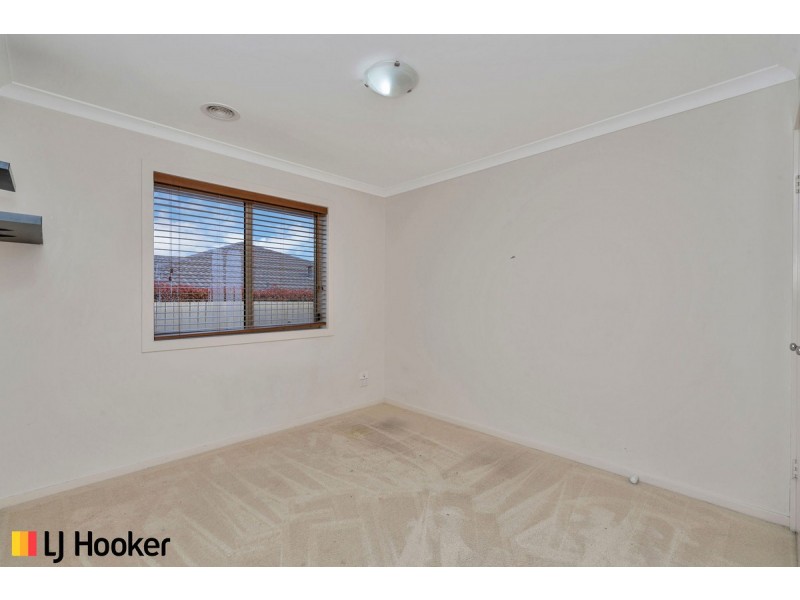 24 Gordon Withall Crescent, Dunlop ACT 2615