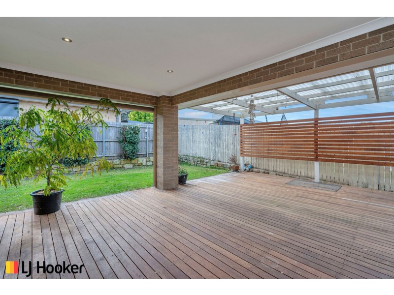24 Gordon Withall Crescent, Dunlop ACT 2615