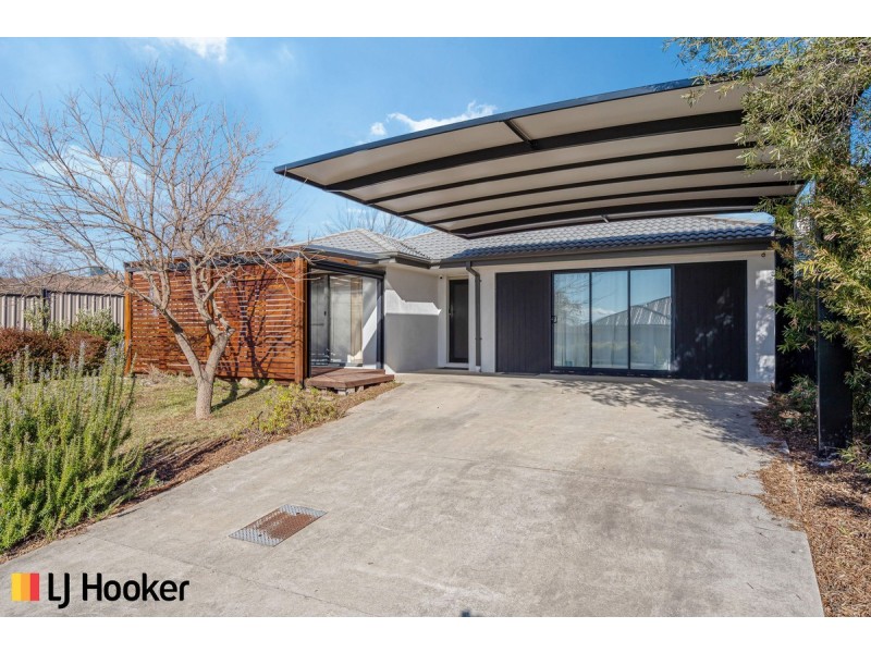 18 Ron Hoy Street, Macgregor ACT 2615
