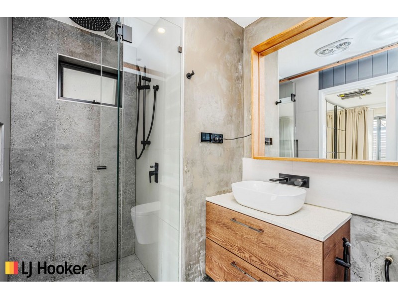 18 Ron Hoy Street, Macgregor ACT 2615
