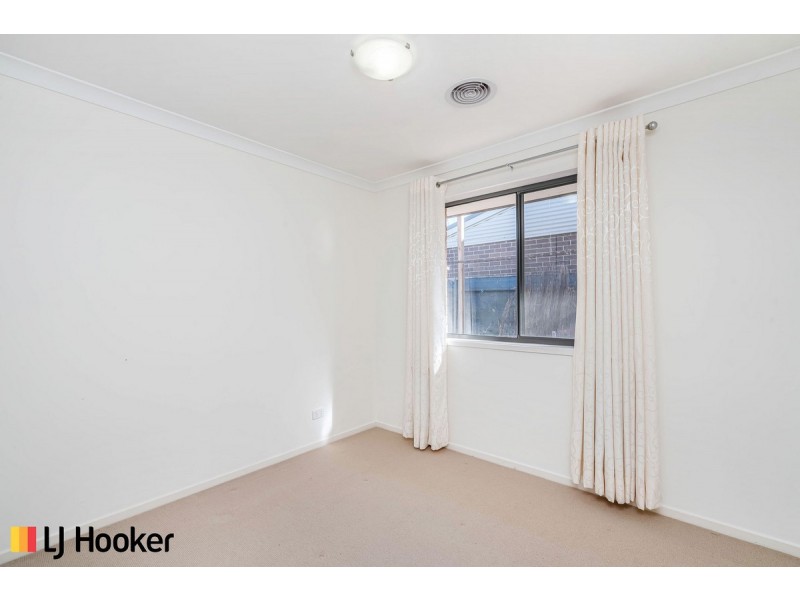18 Ron Hoy Street, Macgregor ACT 2615
