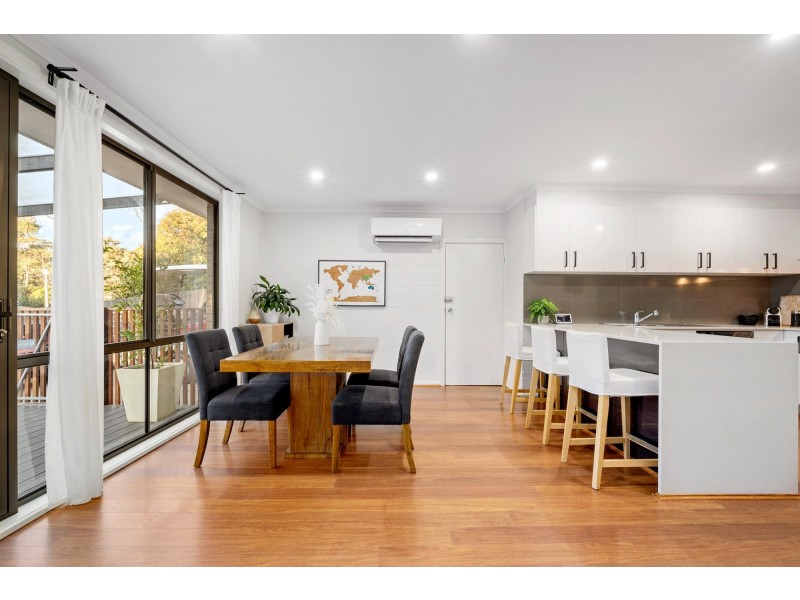 8 Stumm Place, Latham ACT 2615