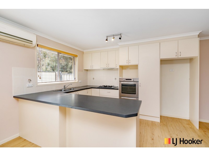 2 Hanrahan Crescent, Dunlop ACT 2615