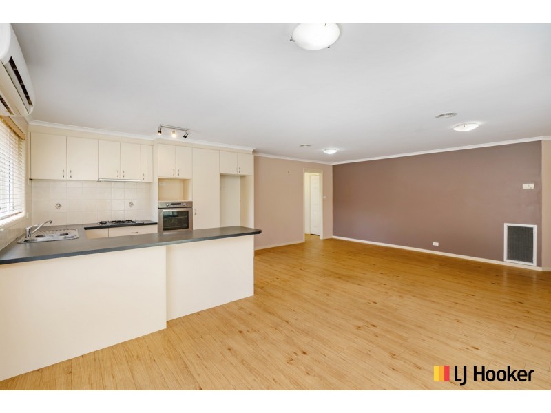 2 Hanrahan Crescent, Dunlop ACT 2615