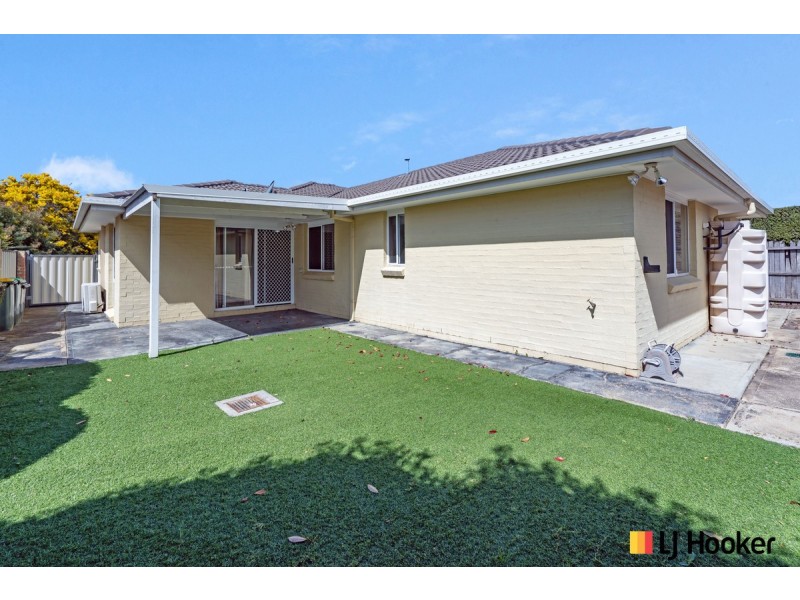 2 Hanrahan Crescent, Dunlop ACT 2615