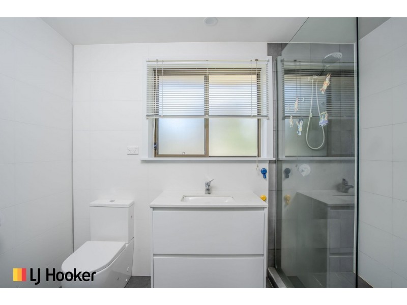 2 Macfarlan Place, Latham ACT 2615