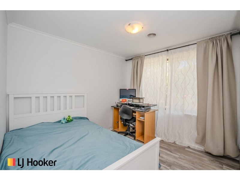 2 Macfarlan Place, Latham ACT 2615