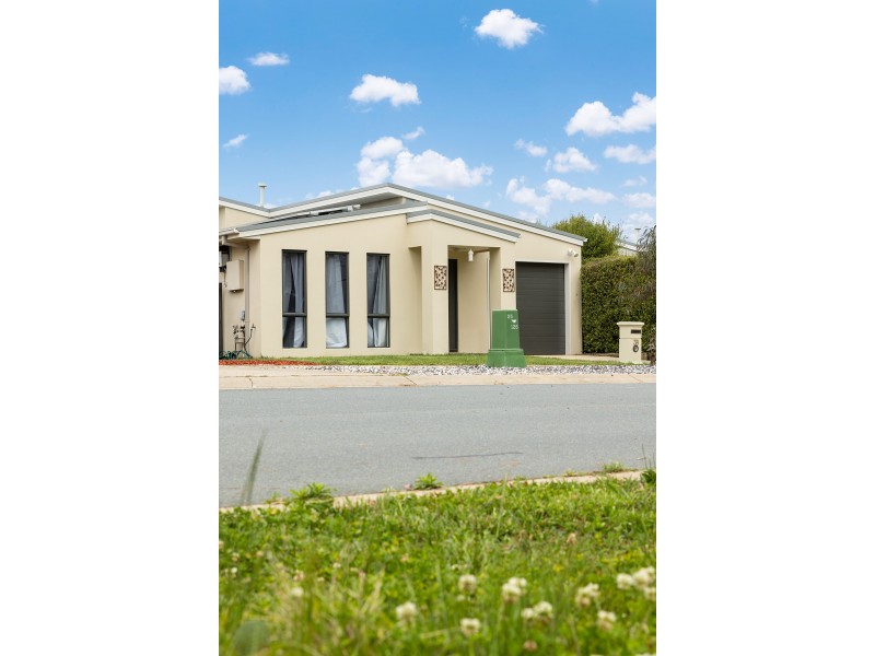 38 Eccles Circuit, Macgregor ACT 2615