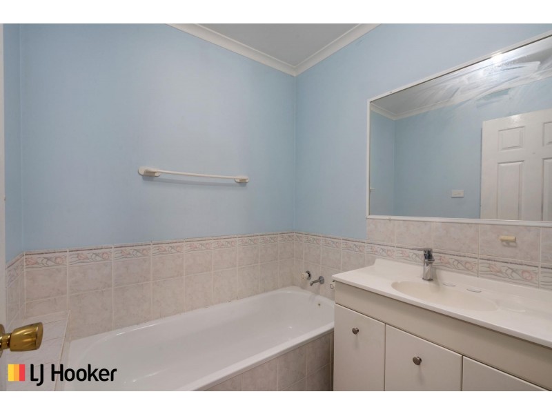 16 Yumba Avenue, Ngunnawal ACT 2913