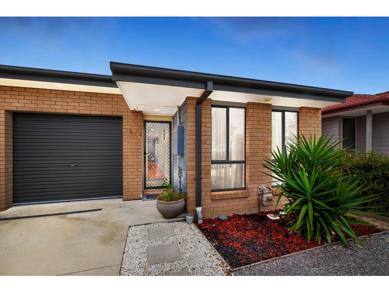 30 Refshauge Crescent, Macgregor ACT 2615