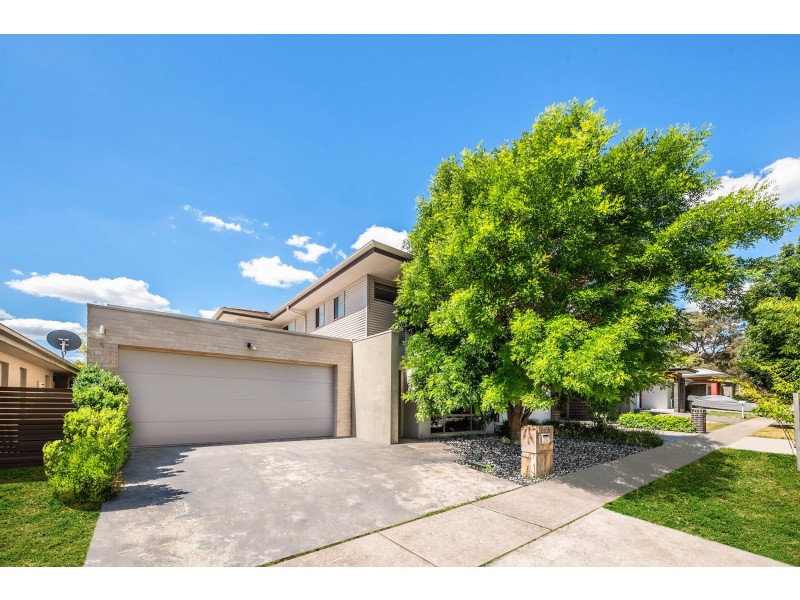 10 Hooton Street, Forde ACT 2914