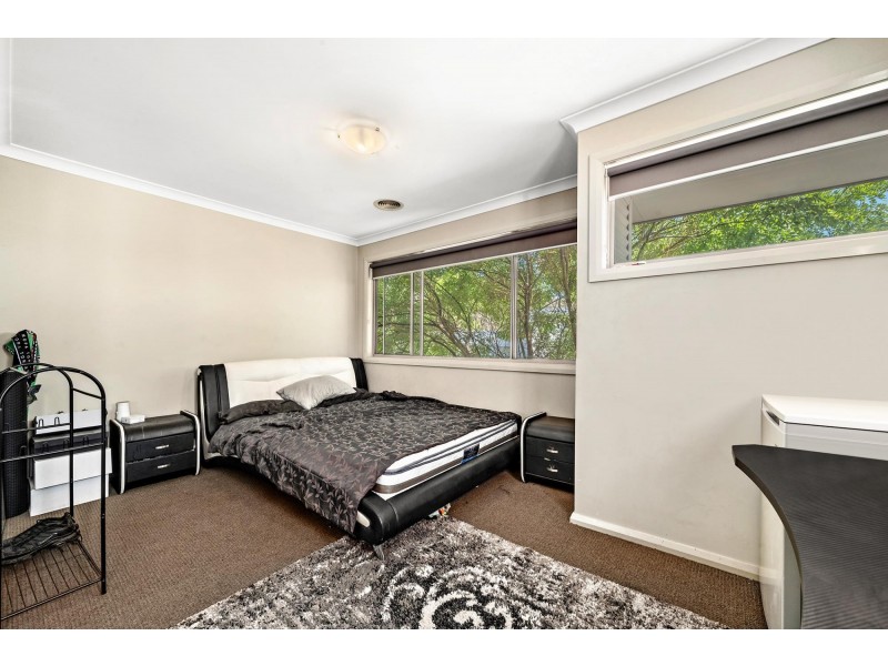 10 Hooton Street, Forde ACT 2914