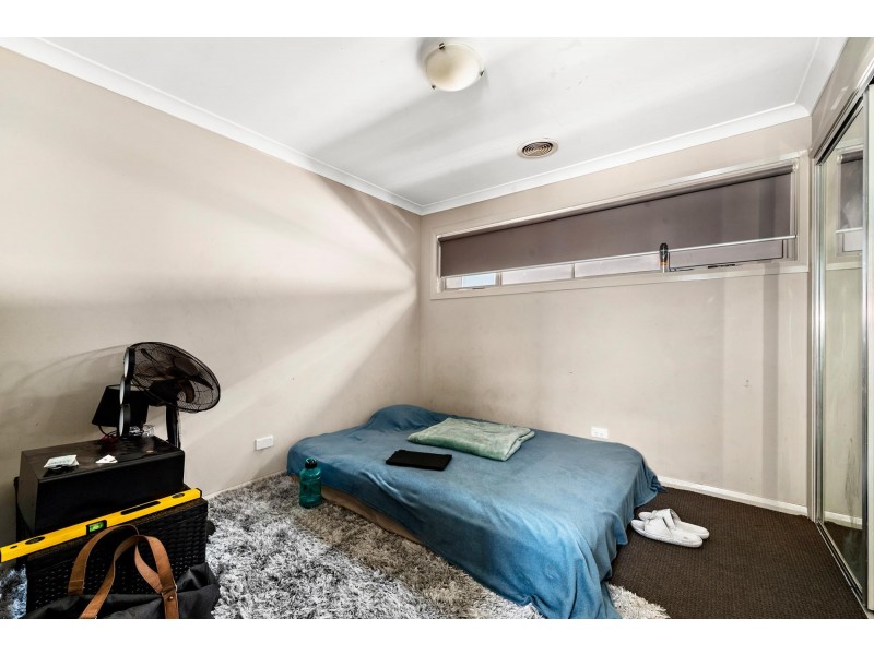 10 Hooton Street, Forde ACT 2914