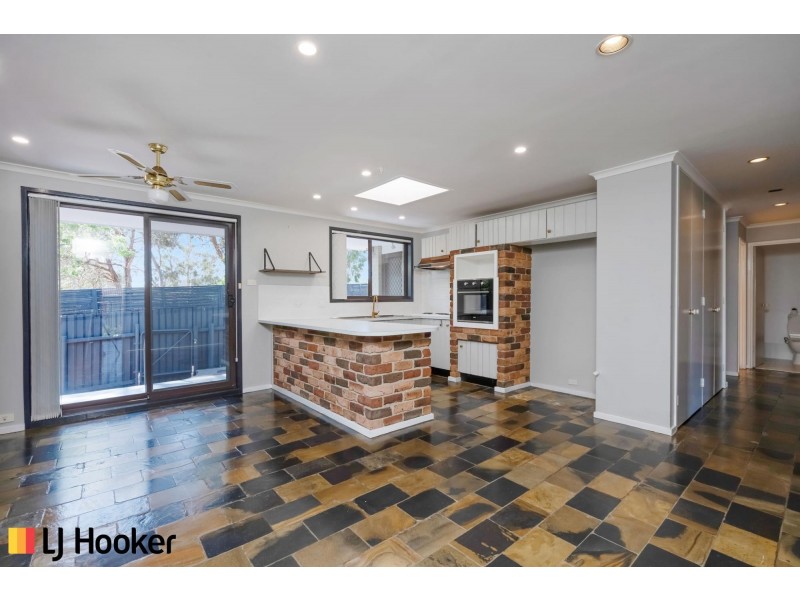 11 Brownlow Place, Holt ACT 2615
