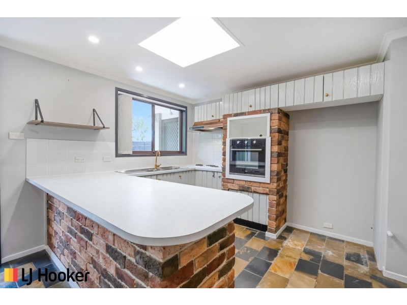 11 Brownlow Place, Holt ACT 2615