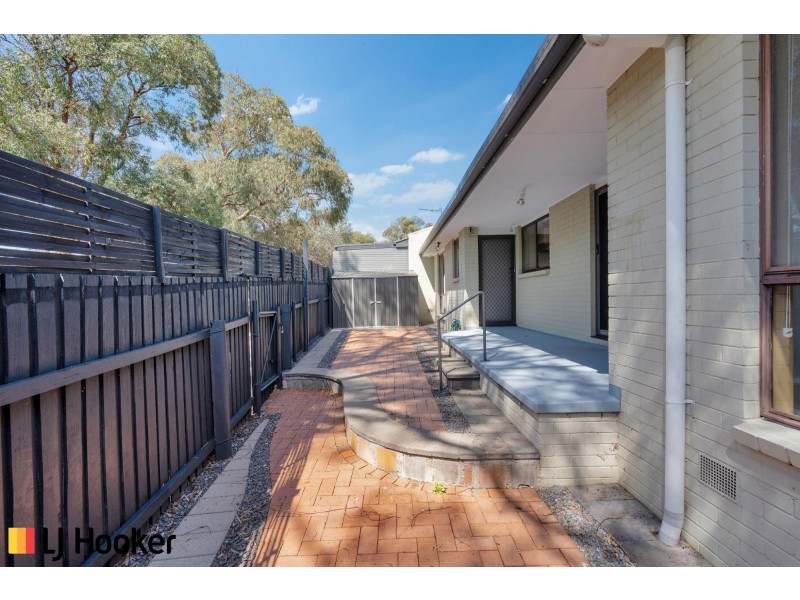 11 Brownlow Place, Holt ACT 2615