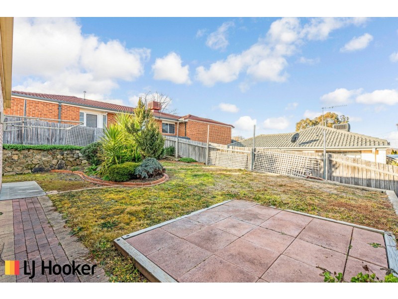 24 Bunduluk Crescent, Ngunnawal ACT 2913