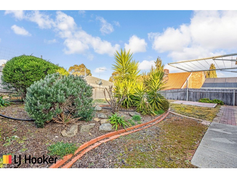 24 Bunduluk Crescent, Ngunnawal ACT 2913