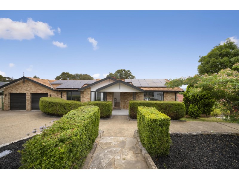40 Halloran Drive, Jerrabomberra NSW 2619
