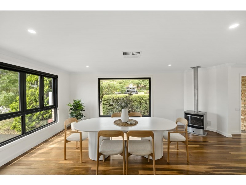 40 Halloran Drive, Jerrabomberra NSW 2619