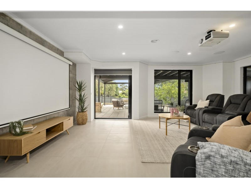 40 Halloran Drive, Jerrabomberra NSW 2619