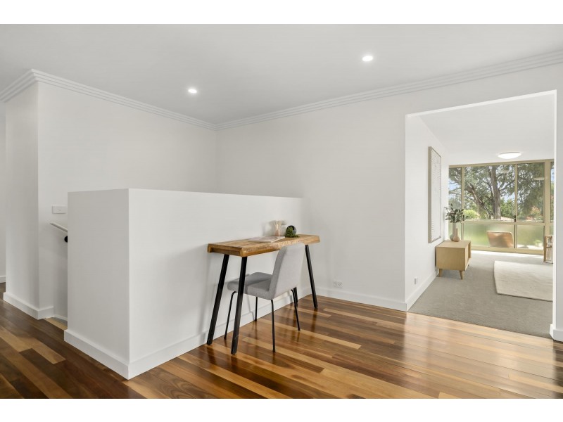 40 Halloran Drive, Jerrabomberra NSW 2619