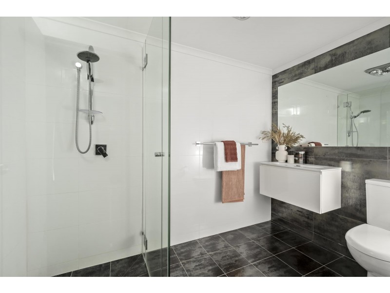 40 Halloran Drive, Jerrabomberra NSW 2619