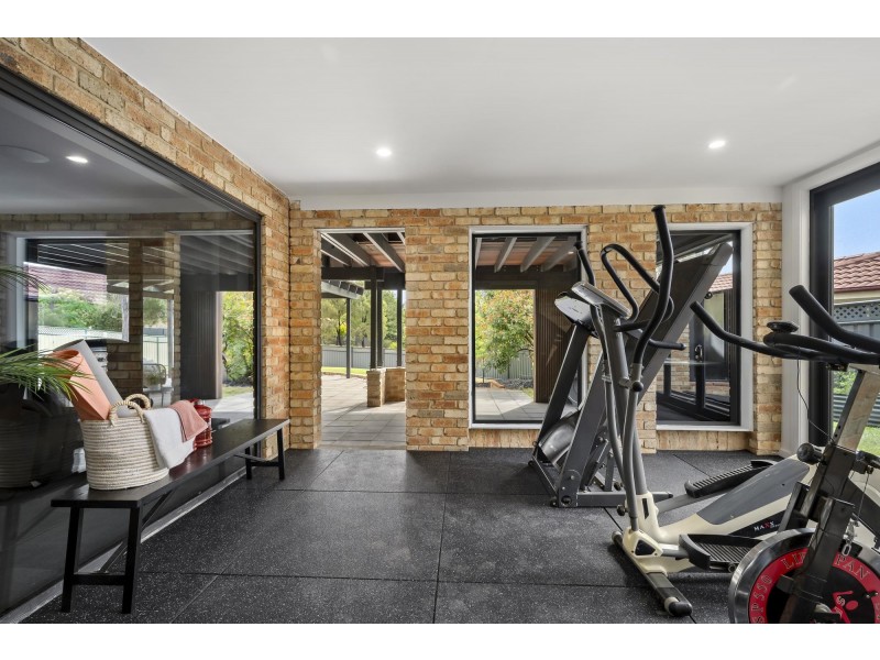 40 Halloran Drive, Jerrabomberra NSW 2619