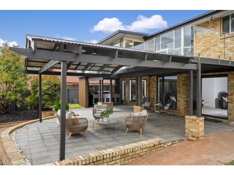 40 Halloran Drive, Jerrabomberra NSW 2619