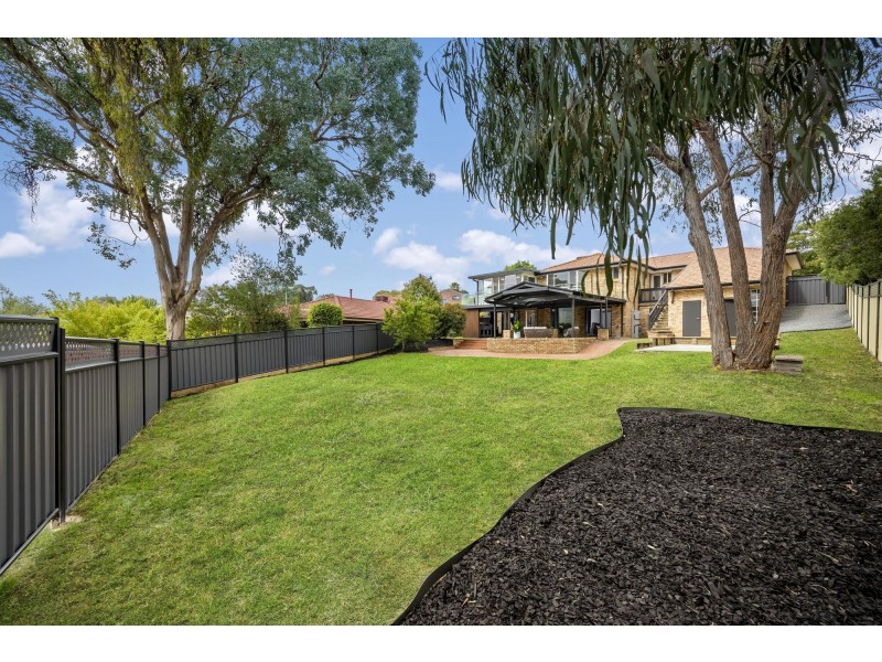 40 Halloran Drive, Jerrabomberra NSW 2619