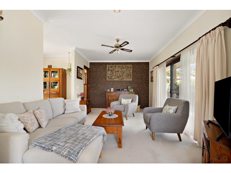 76 Jackie Howe Crescent, Macarthur ACT 2904