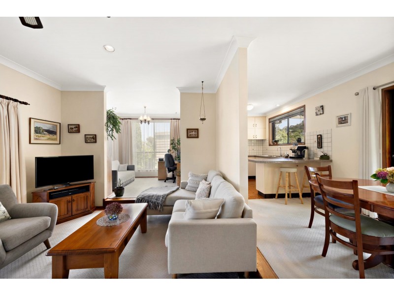 76 Jackie Howe Crescent, Macarthur ACT 2904