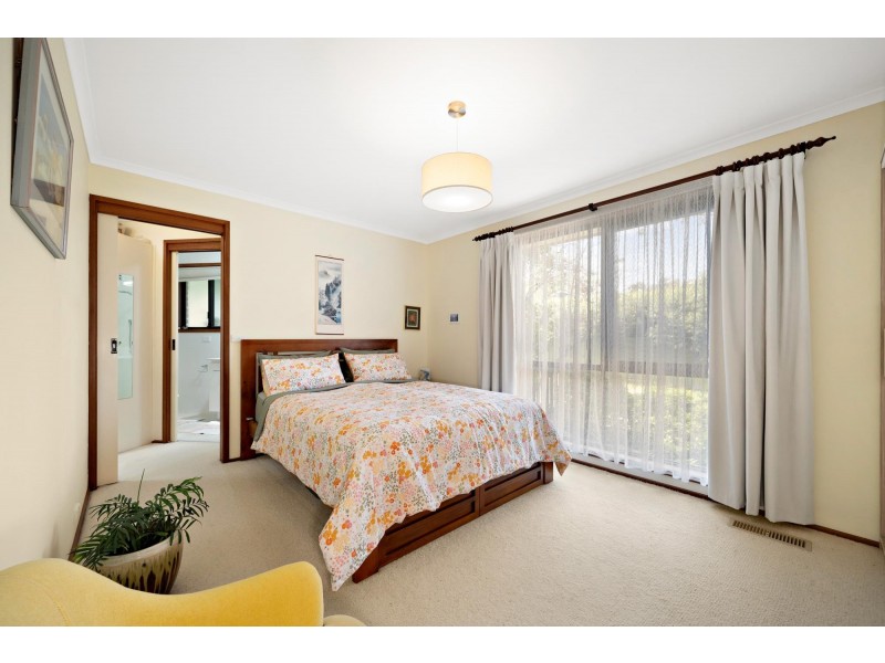76 Jackie Howe Crescent, Macarthur ACT 2904