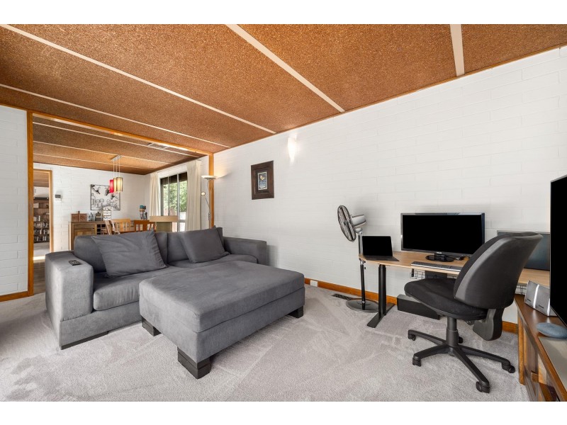 8 Broadbent Street, Scullin ACT 2614