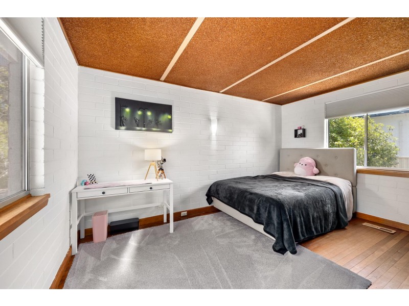 8 Broadbent Street, Scullin ACT 2614